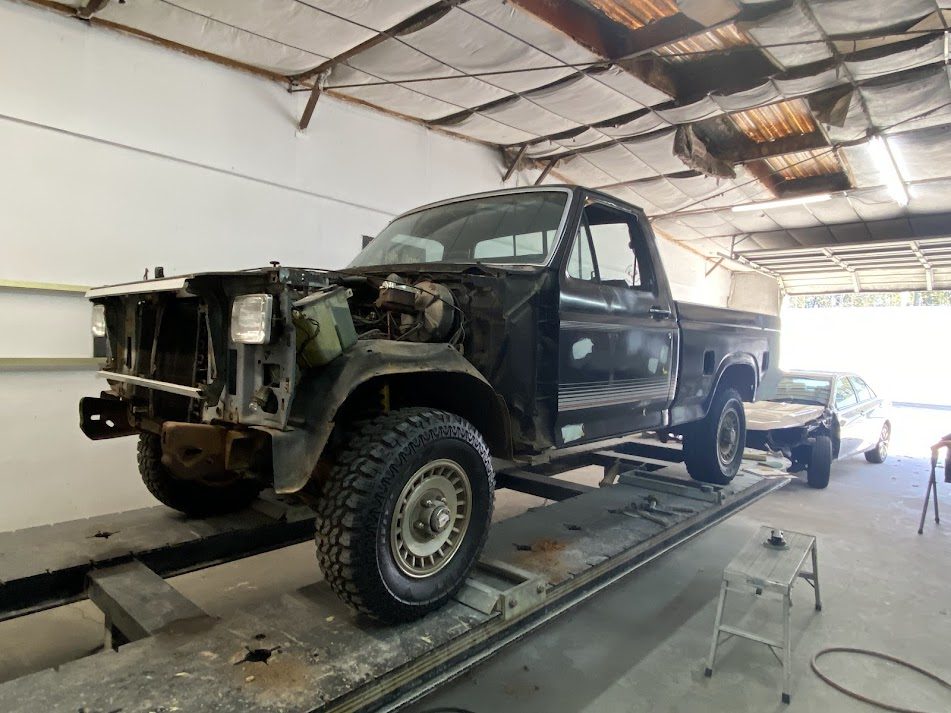 Truck on the frame machine